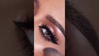 amazing eye makeup😵‍💫try kiya💁🏻youtubeshorts ytshorts trending viralvideo shorts makeup [upl. by Rudwik358]