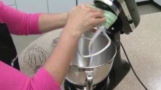 Attaching and Removing the Stand Mixer Beater [upl. by Saleem]