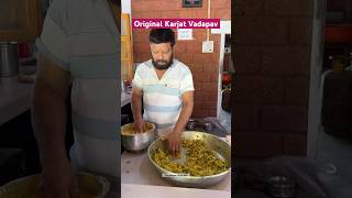 Hardworking uncle sells original amp authentic vadapav of Karjat Mumbai [upl. by Lorry417]