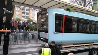 Die neue Schwebebahn ist eingetroffen 14112015 [upl. by Selimah]