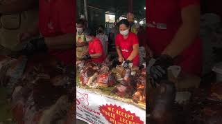 Famous Lechon of Cebu lechonbaboy cebulechon pinoy food filipinocuisine cebucity cebufood [upl. by Glennis888]