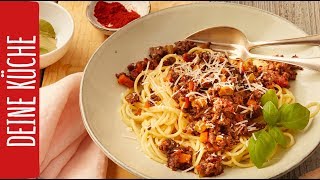 Spaghetti Bolognese  Italienisch genießen  REWE Deine Küche [upl. by Karlee963]