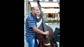 Italian Gypsy Jazz  I Will Survive  Street Music [upl. by Nath]