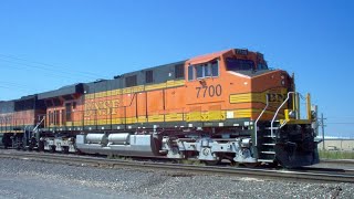 Athearn Genesis BNSF ES44DC 7700 with DCCampSOUND train modeltrain bnsf athearn orange [upl. by Bois772]