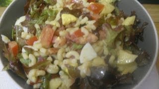 Comment faire une salade composée [upl. by Graehme]