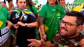 Oswaldo Eustáquio fala sobre Bolsonaro em frente ao QG do Exército [upl. by Lattie]