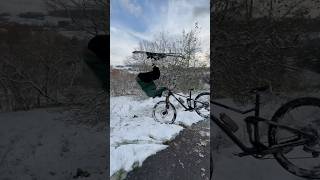 ⛷️X🚴 Frontflip mit Skier vom Fahrrad 🤯 ski mtb frontflip fail crash mountainbike [upl. by Cohleen]