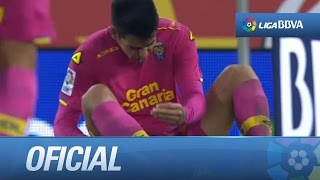 Pau López golpeando a Araujo al despejar de puños [upl. by Iturhs]