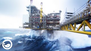 Life amp work in Extreme Conditions This is Why Offshore Oil Rig Workers Earn So much Money [upl. by Alym]