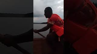 Noneho karabaye mukiyaga cya mugesera ubwoto bwarohamishije abantu benshi Reba video [upl. by Dahsar]