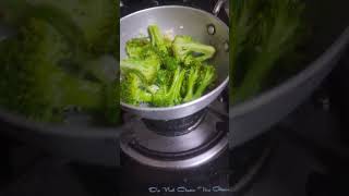 Garlic Broccoli 🥦 😋 food cooking blog shihap8z [upl. by Friedman]