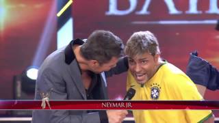 Showmatch 2014  ¡IMPERDIBLE IMITACIÓN Neymar llegó a Showmatch después de su lesión [upl. by Ientirb264]