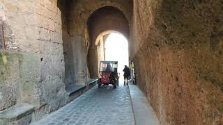 Civita di Bagnoregio Viterbe  ITALIE [upl. by Irah]