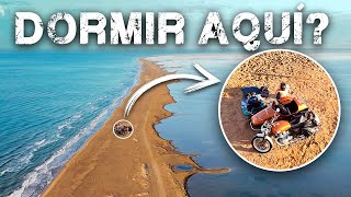 Hemos dormido en MITAD DEL MAR  Episodio 4  Vuelta al Mundo en Sidecar [upl. by Sinnelg777]