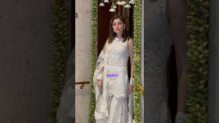 Kanika Kapoor at Manish Malhotra house for Ganesh Chaturthi [upl. by Kafka929]