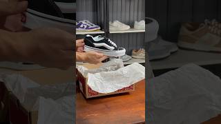 Vans KNU Skool Black True White ✨ oriumsneakers unboxing vans emalta lojaonline sneakers [upl. by Aerdied]