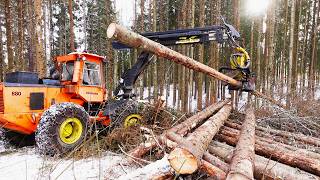 Working On Old Kockums 880 Tree Harvester [upl. by Yran]