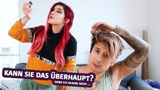 Sie schneidet mir die Haare keine gute Idee [upl. by Dill]