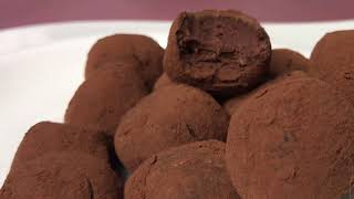 La meilleure recette de truffes fondante au chocolat [upl. by Ynnaffit]