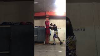 Preparándome para dar un peso exacto boxing entrenamientodeboxeo aprendeboxeo boxeoengativa [upl. by Ingamar]