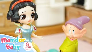 Snow White  Toy Theater Toy Story Video of EnglishChinese learning toys for toddlers [upl. by Anatollo65]