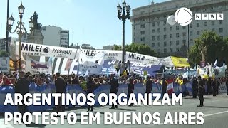 Argentinos organizam protesto em Buenos Aires [upl. by Clerissa133]