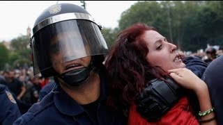 Polémica en España por las cargas policiales en Madrid [upl. by Tori]