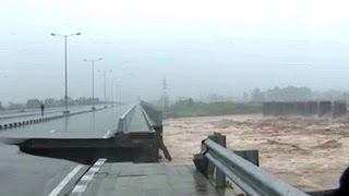 Deadly floods hit Indian Kashmirs Srinagar [upl. by Ytsirt]