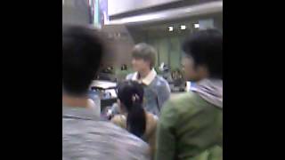 ジャニーズ 成田空港へ到着（Hey Say JUMP（ヘイセイジャンプ）？） 20141106 [upl. by Ennavoj874]