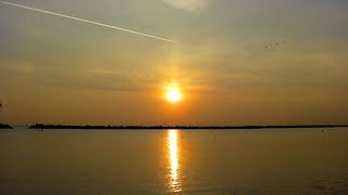 Sonnenaufgang am Meer in Italien [upl. by Noiro878]