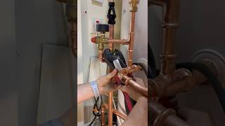 How to press copper pipe in tight angles asmr subscribe howto diy youtubeshorts asmrsounds [upl. by Mauldon]