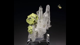 21556  SCHEELITE STOLZITE QUARTZ Mundo Nuevo Mine Peru [upl. by Aissenav]