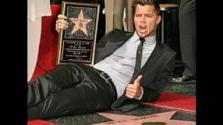 Ricky Martin  Pegate [upl. by Yelsek]