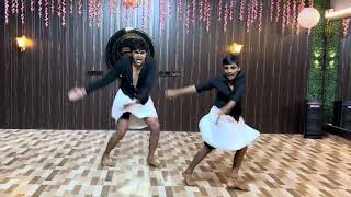 Nak mukka nak mukka new trending viral letest dancer public youtubeshorts instagram video [upl. by Enilrahc]