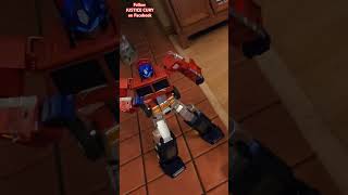 Death of Optimus Prime messing around with transforming Expensive Transformer TOY [upl. by Hakceber]