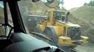 Loading 20 tons of chipped wood into a Legras walking floor trailer near Doncaster UK [upl. by Eemak]