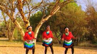 Mahlathini and the Mahotella Queens  Umuntu Ngumuntu [upl. by Hertzog950]