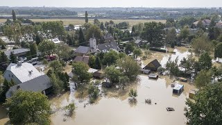 Наводнение в Польше премьерминистр Дональд Туск попросил помощи ЕС [upl. by Aiekahs]