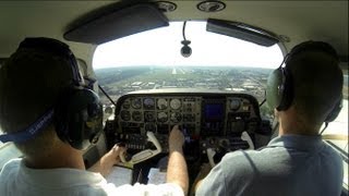 Full Multiengine Flight Lesson in a BE76 Duchess [upl. by Ecadnac59]