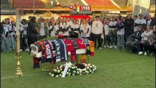 Tifoso 15enne morto migliaia a funerali in stadio Foggia [upl. by Bohs]