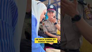 momen haru ketika anggota polisi menangis saat disuapin ibunya ‼️ polisi nangis haru ibu makan [upl. by Rapsac]