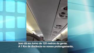 Passageiro filma momento em que piloto explica possível colisão entre aviões [upl. by Esinaj608]