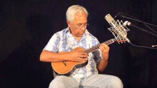 Kimo Hussey playing quotKilling me softlyquot on a DeVine Ukulele [upl. by Katuscha]