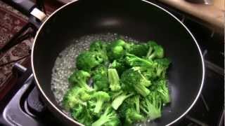 HOW TO MAKE BROCCOLI WITH GINGER AND GARLIC SAUCE [upl. by Vandyke]