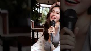 Gadis karaoke gadis cantik karaoke viralvideo indonesia viralshorts [upl. by Ginger594]