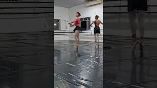 Aula de ballet  diagonal  Sissone1 [upl. by Myrta]