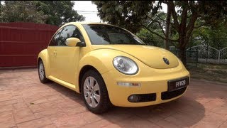 2010 Volkswagen New Beetle 16 StartUp and Full Vehicle Tour [upl. by Kra945]