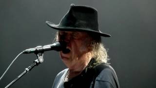 Neil Young  Rockin In The Free World  Accor Hotel Arena Paris 2016 [upl. by Gnivre]