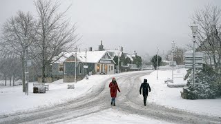 Storm Arwen brings first snowfall and strong winds to Braemar in the Cairngorms Scotland 26 Nov 21 [upl. by Aehsel466]