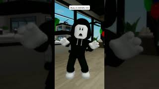 Rimane bloccato in bagno 😥 shorts prank funny commedia comedia comedy roblox brookhaven [upl. by Eiramanitsirhc]